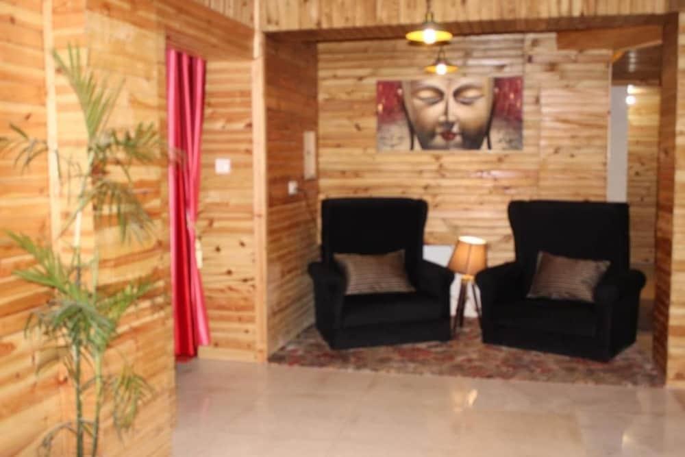 Патнитоп: Krystal Hotel