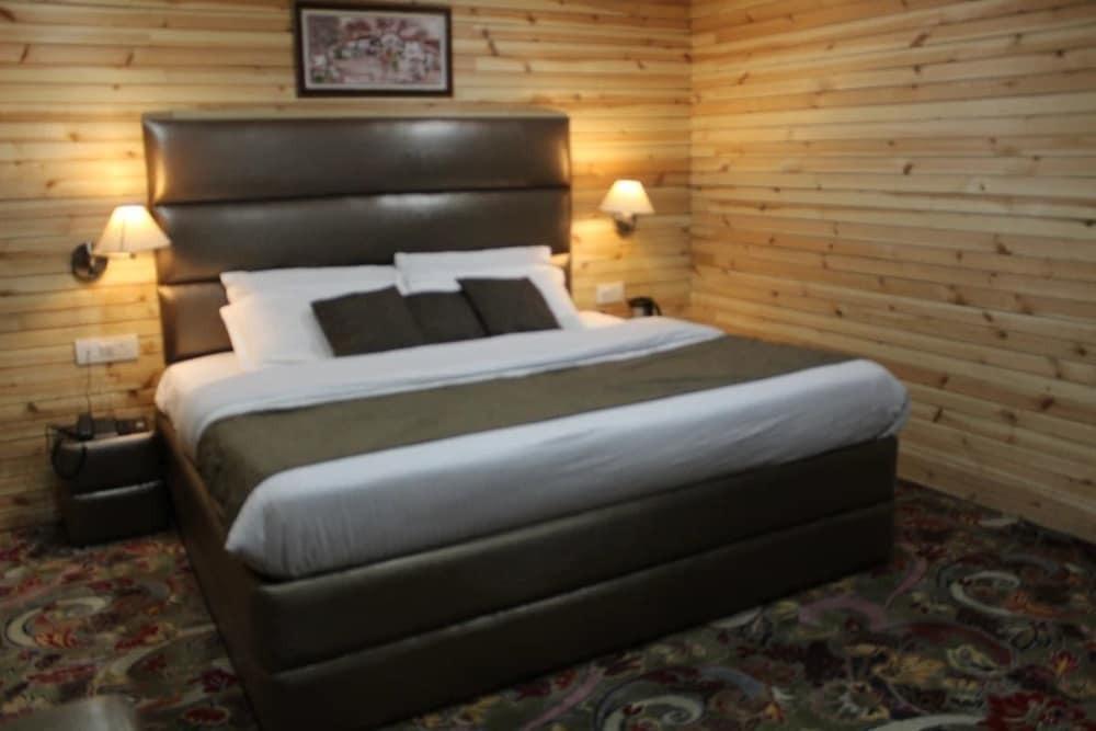 Патнитоп: Krystal Hotel