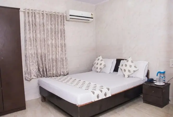 Мумбаи: Star Suites Hotel