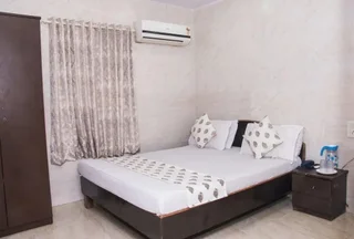 Мумбаи: Star Suites Hotel
