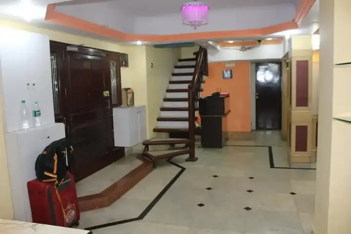 Мумбаи: Star Suites Hotel