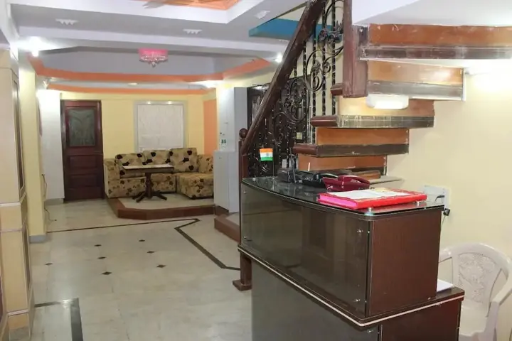 Мумбаи: Star Suites Hotel