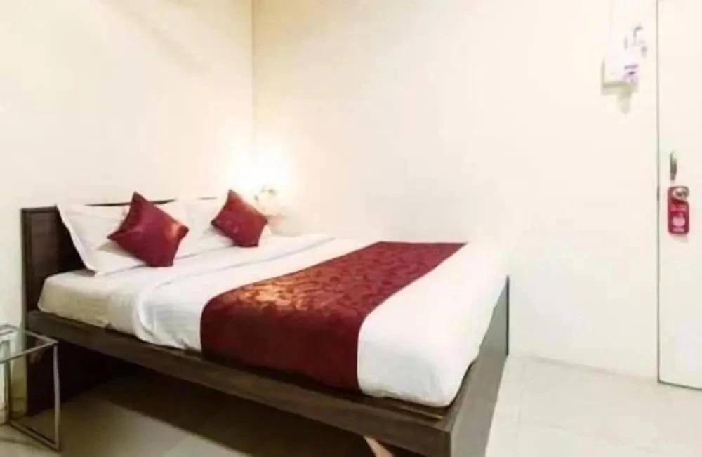 Мумбаи: Hotel Saffron Inn