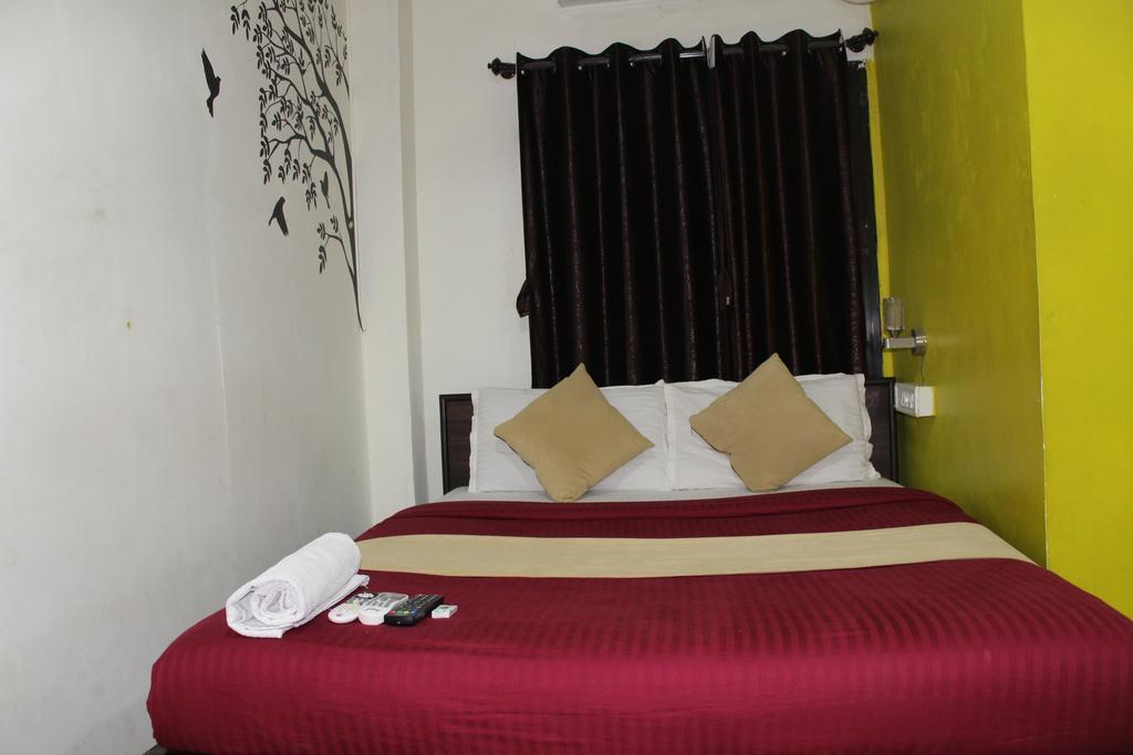 Мумбаи: Hotel Saffron Inn
