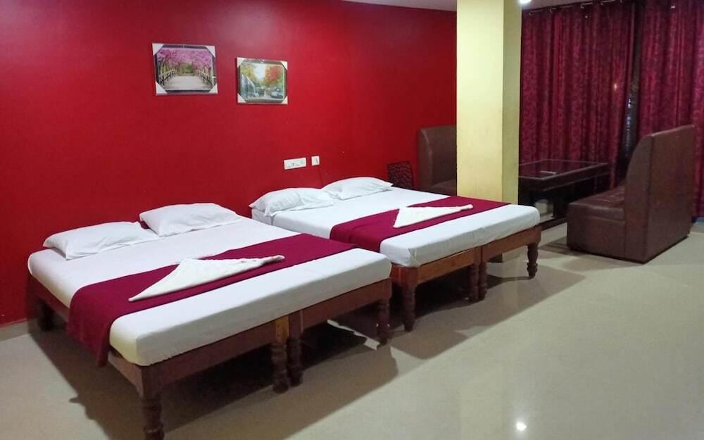 Ваниямбади: Yelagiri Residency