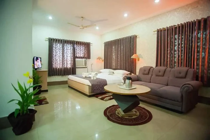 Джхаршугуда: Hotel Micro Continental