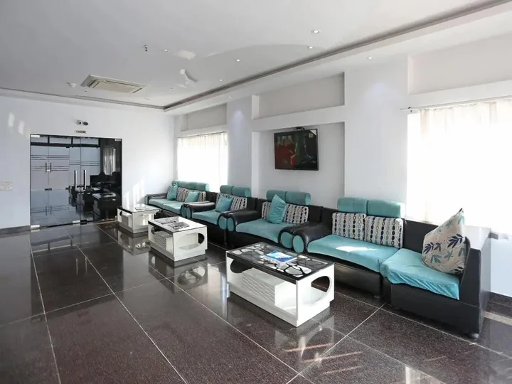 Даймонд Харбор: Hotel Girish