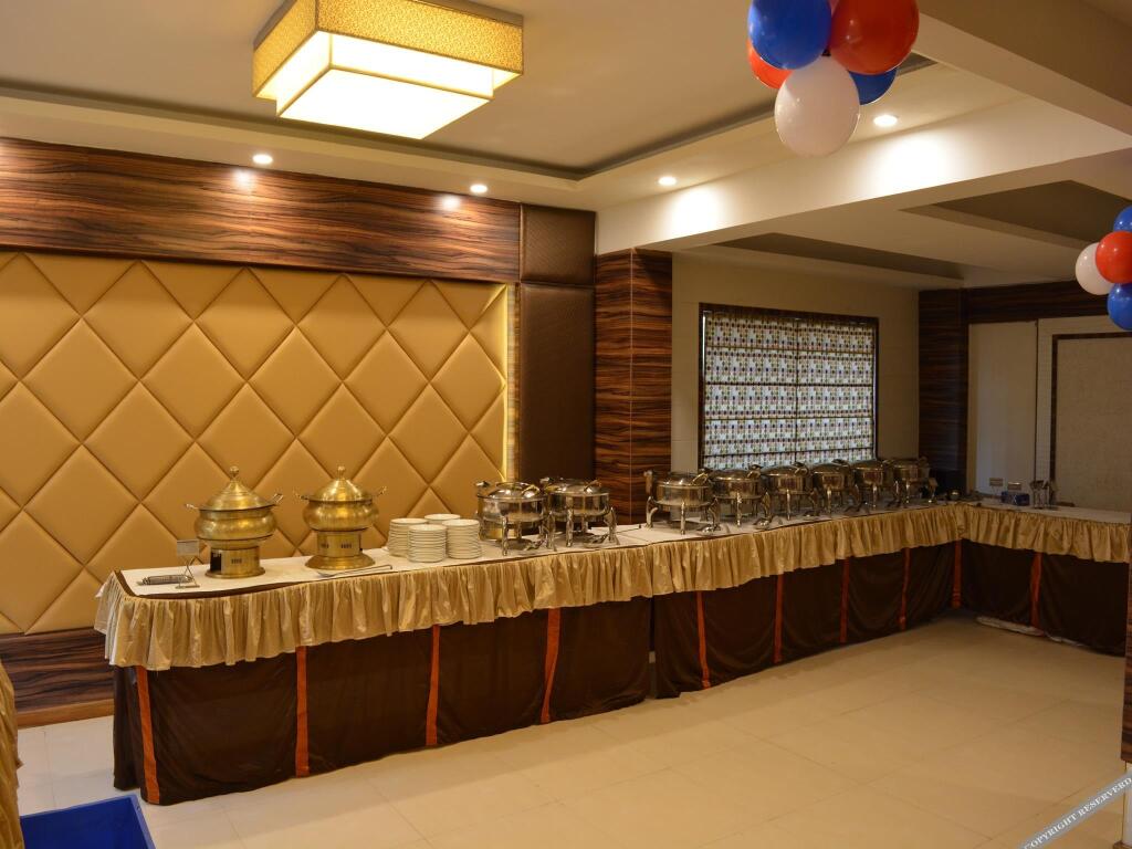 Krrish Clarks Inn — фото 1