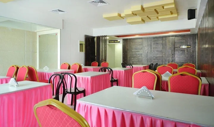 Пунди: Ark Inn  Residency