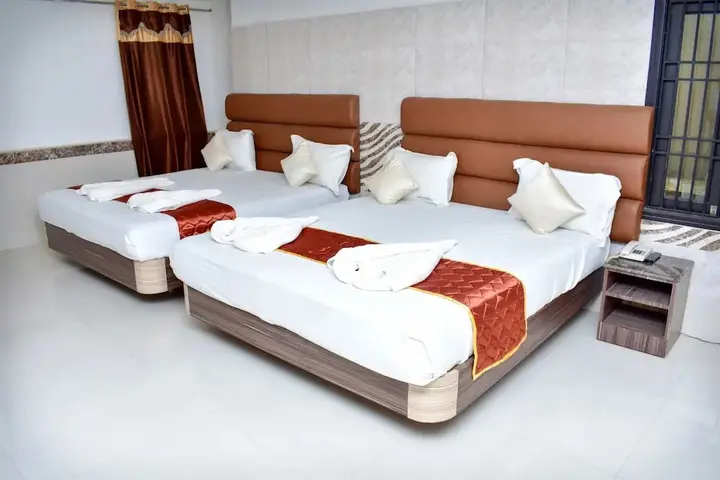 Пунди: Ark Inn  Residency