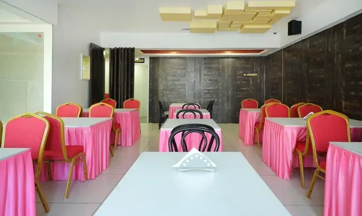 Пунди: Ark Inn  Residency
