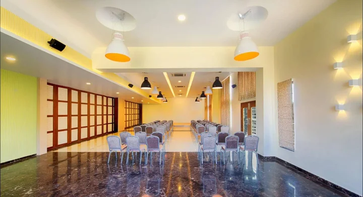 Хоспет: Hotel Priyadarshini Pride