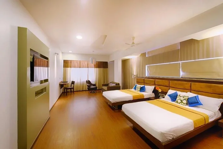Хоспет: Hotel Priyadarshini Pride