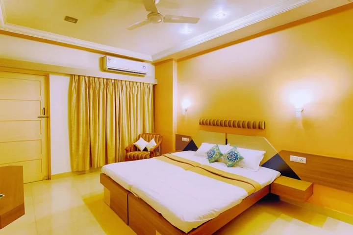 Хоспет: Hotel Priyadarshini Pride