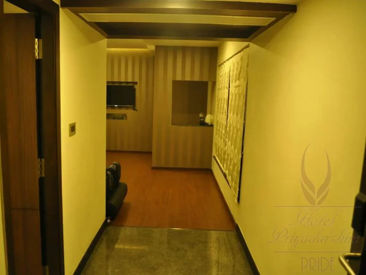 Хоспет: Hotel Priyadarshini Pride