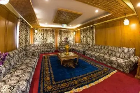 Шринагар: Kashmir Mahal Resorts