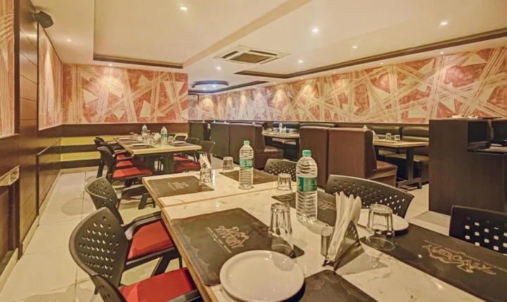 Бангалор: Seashell Residency & Restaurant