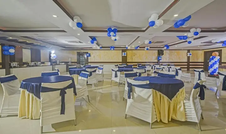 Бангалор: Seashell Residency & Restaurant