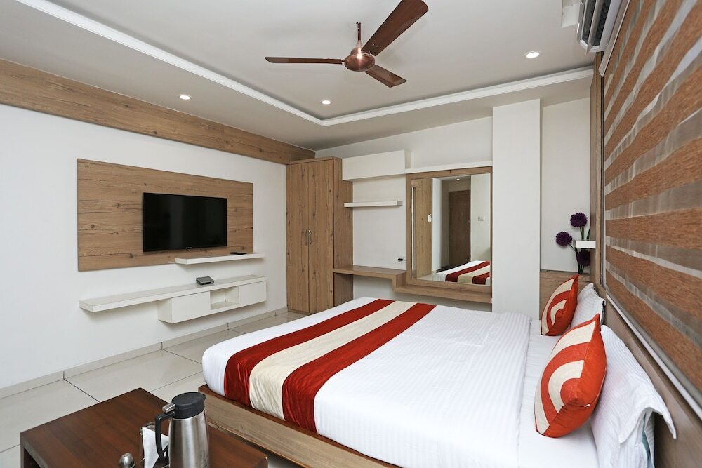 Бхопал: Fabhotel Ashirwad Regency