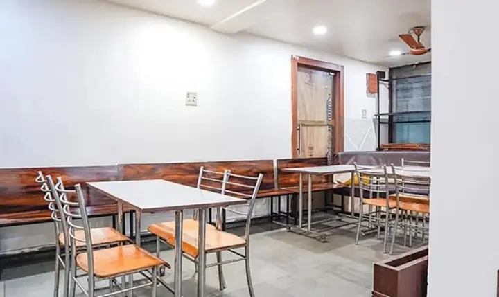 Бхопал: Fabhotel Ashirwad Regency