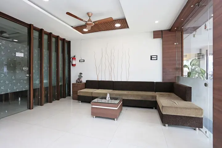Бхопал: Fabhotel Ashirwad Regency