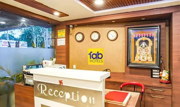 Бхопал: Fabhotel Ashirwad Regency