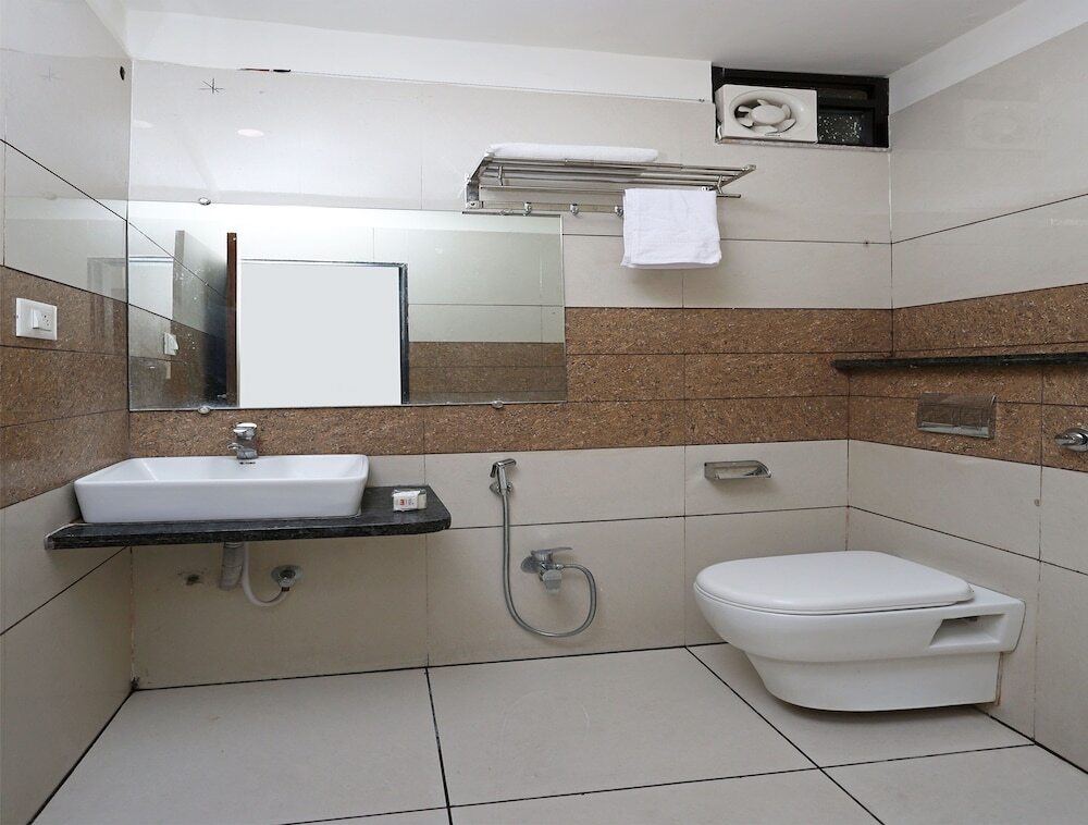 Бхопал: Fabhotel Ashirwad Regency