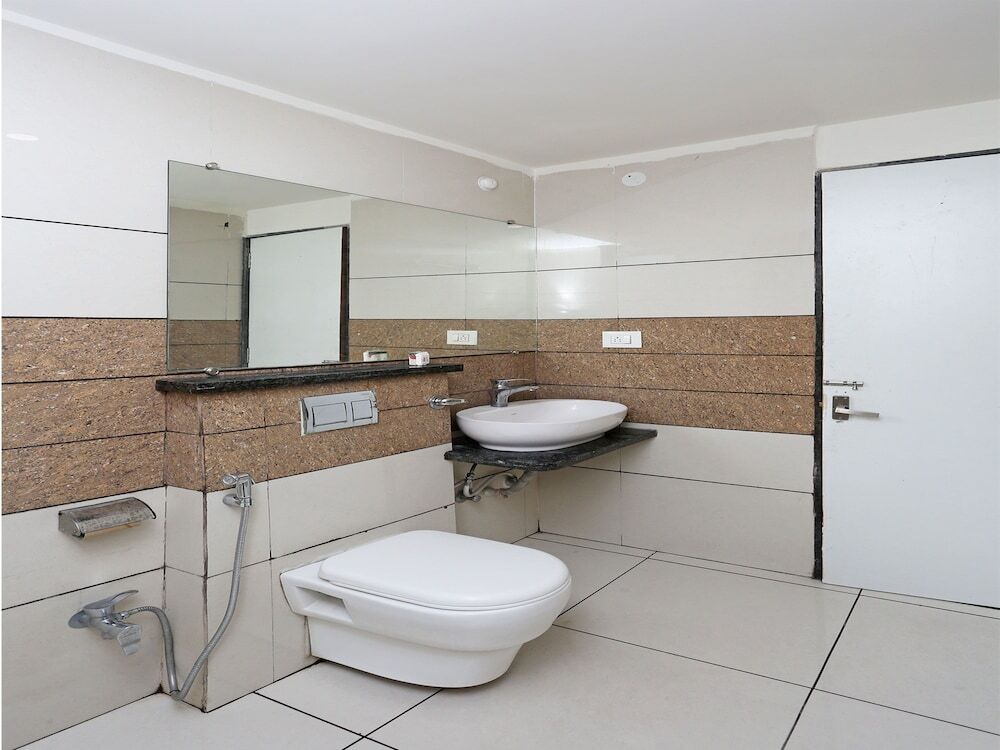 Бхопал: Fabhotel Ashirwad Regency