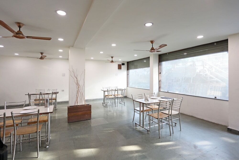 Бхопал: Fabhotel Ashirwad Regency