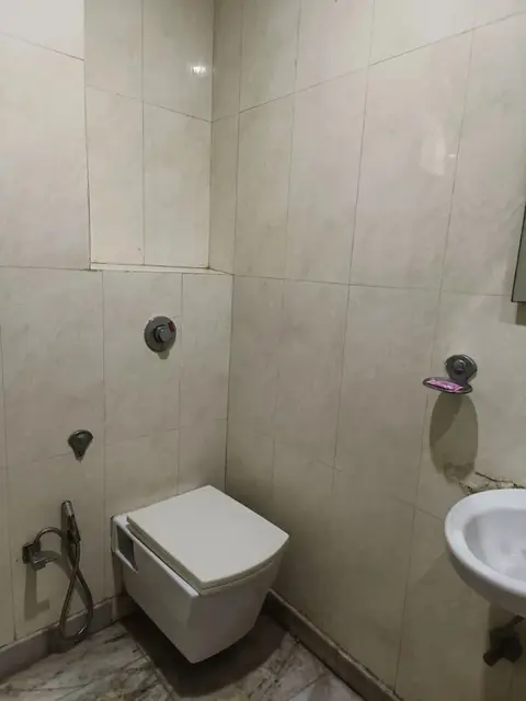 Нью-Дели: Tjs Grand Karolbagh