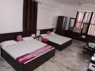 Фаридабад: Aarya Hotel