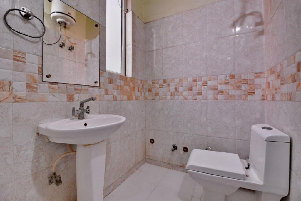 Фаридабад: Aarya Hotel
