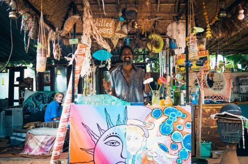 Анджуна: Wonderland Hostel