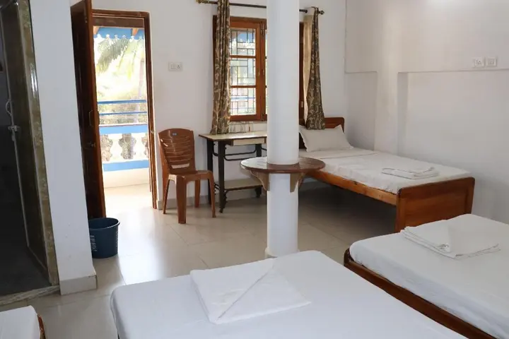 Кандолим: Peravel Beach Holiday Home