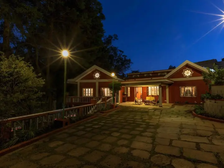 Ути: The Red House