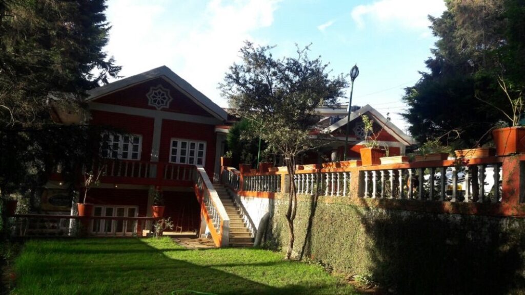 Ути: The Red House