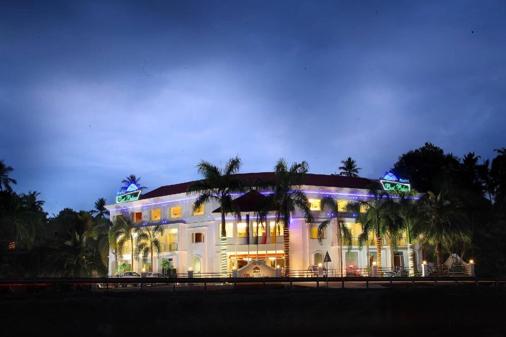 Ковалам: Hotel Port Palace Kovalam