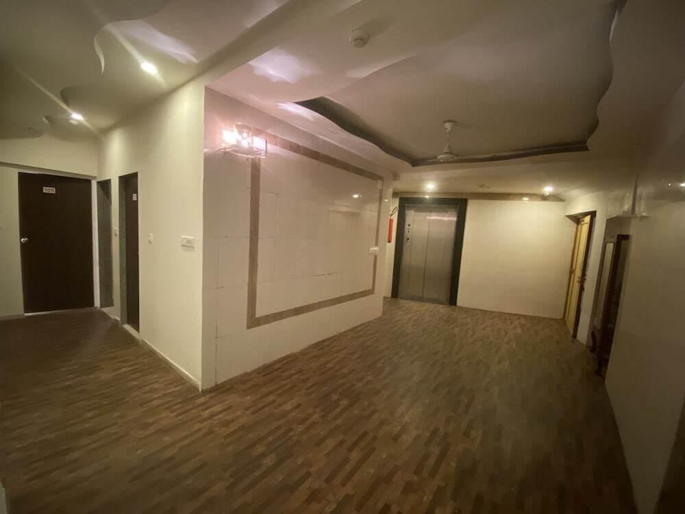 Ахмедабад: Hotel Riverfront