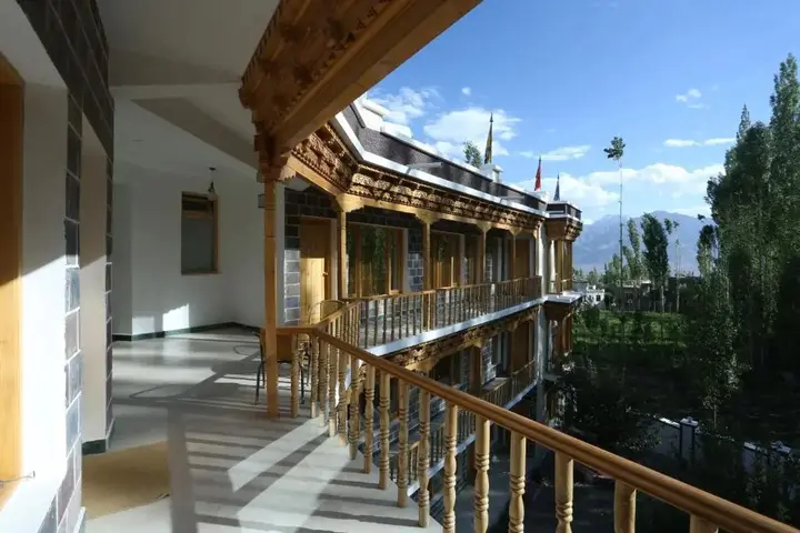 Лех: Hotel Lhalingkha
