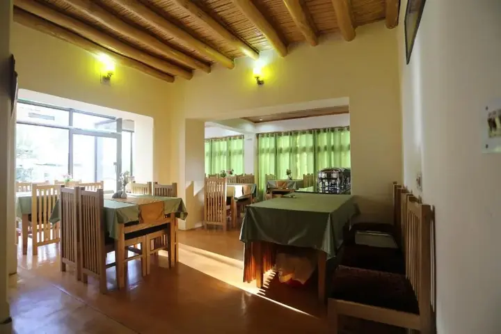 Лех: Hotel Lhalingkha