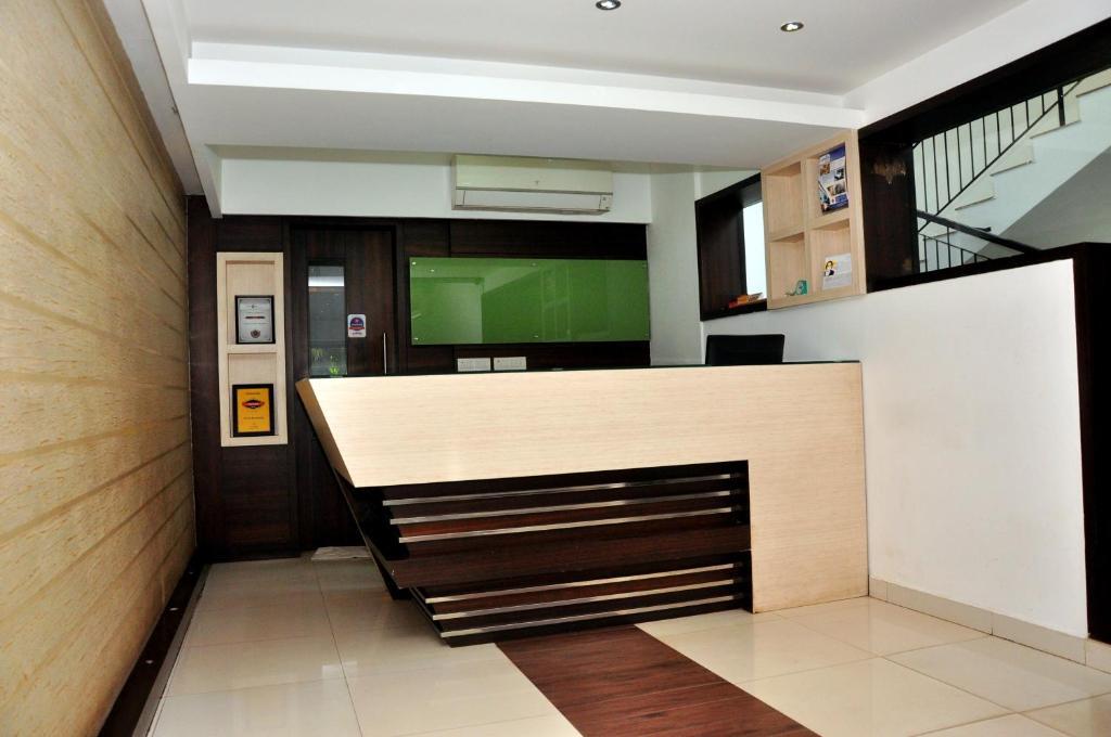 Мангалур: Emporium Hotel