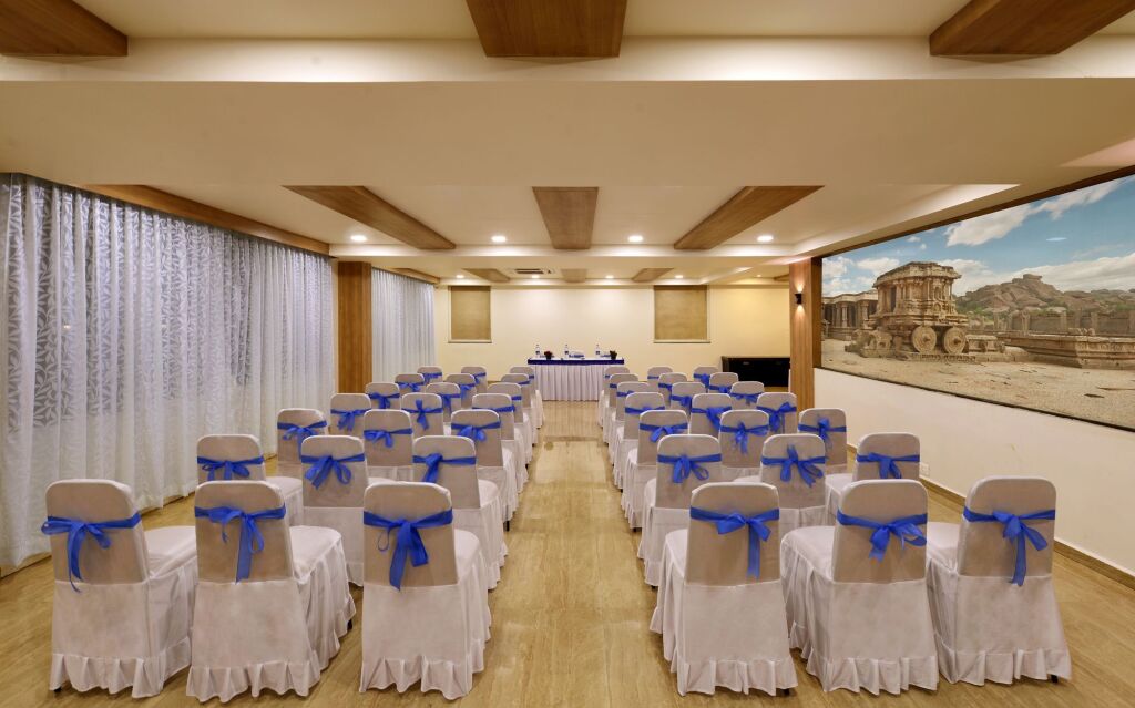 Хоспет: Clarks INN Hampi