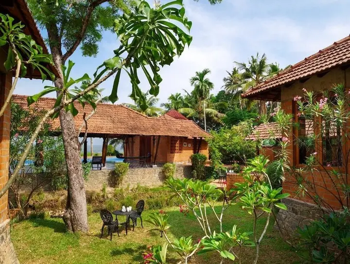 Кумараком: Vinnca Lake House