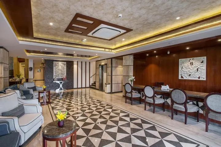 Амбер: KK Royal Hotel & Convention Centre