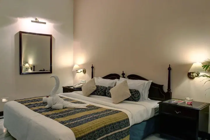 Амбер: KK Royal Hotel & Convention Centre