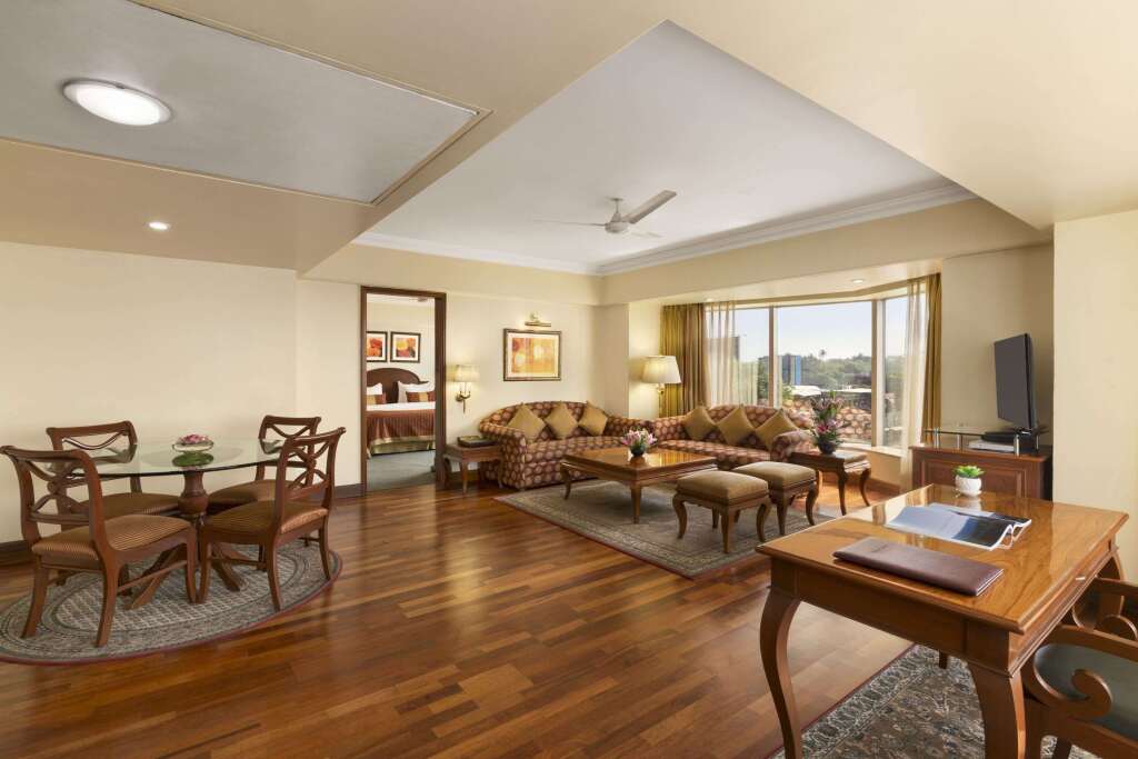 Мумбаи: Ramada Plaza by Wyndham Palm Grove