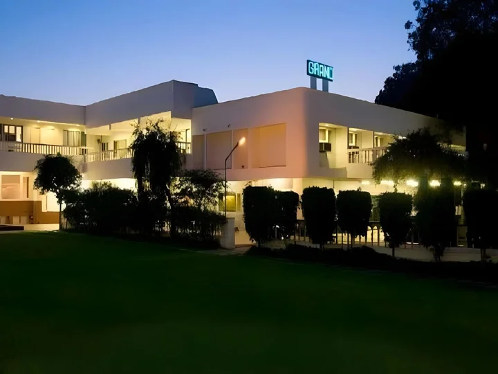 Агра: Grand Hotel Agra