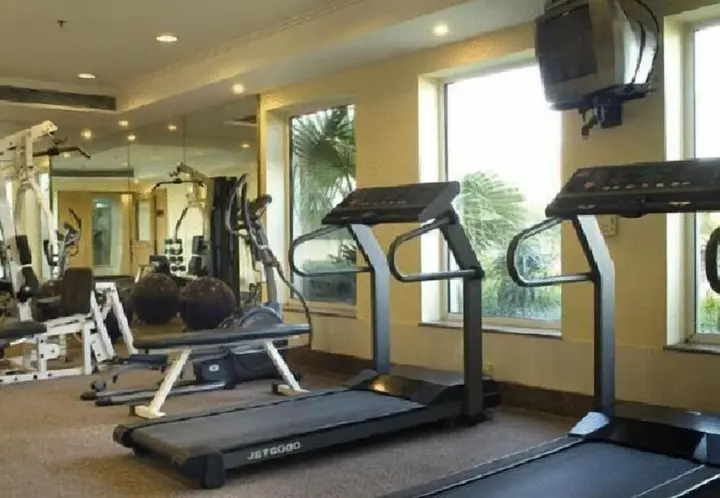 Нойда: Savoy Suites Noida