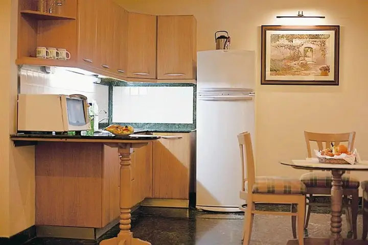 Нойда: Savoy Suites Noida