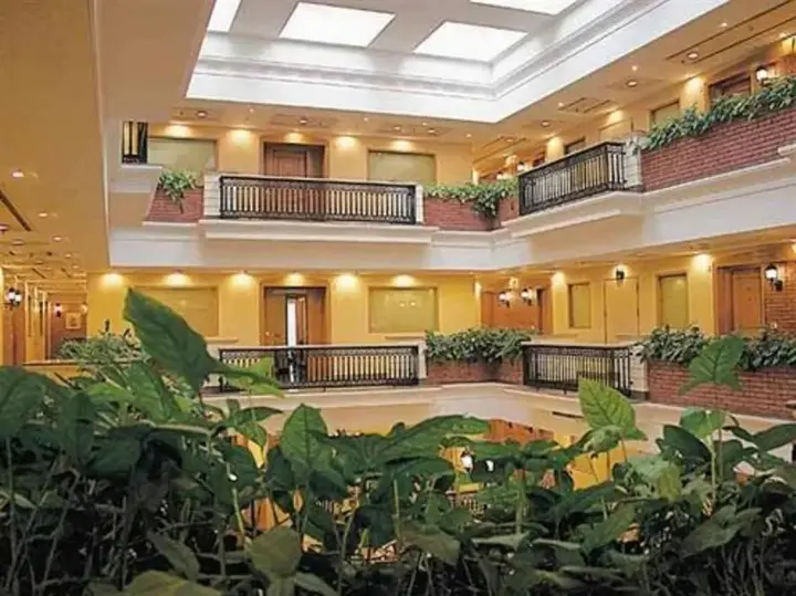 Нойда: Savoy Suites Noida